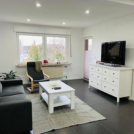 Elegante Apartment In Erftstadt Mit Balkon, Zentral, Bahnhof Nah, Phantasialand Bruehl Bei Cologne Bagian luar foto