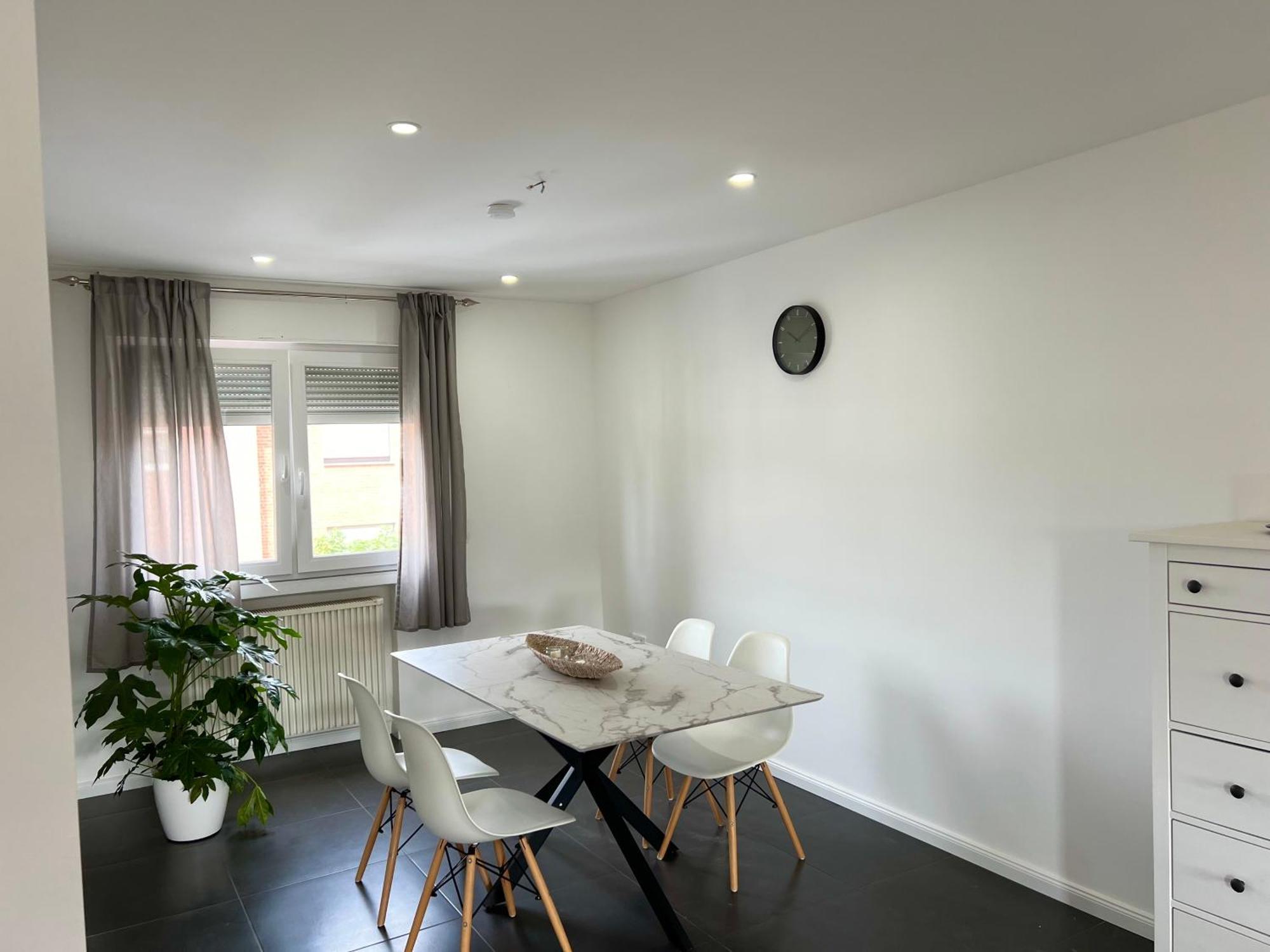 Elegante Apartment In Erftstadt Mit Balkon, Zentral, Bahnhof Nah, Phantasialand Bruehl Bei Cologne Bagian luar foto