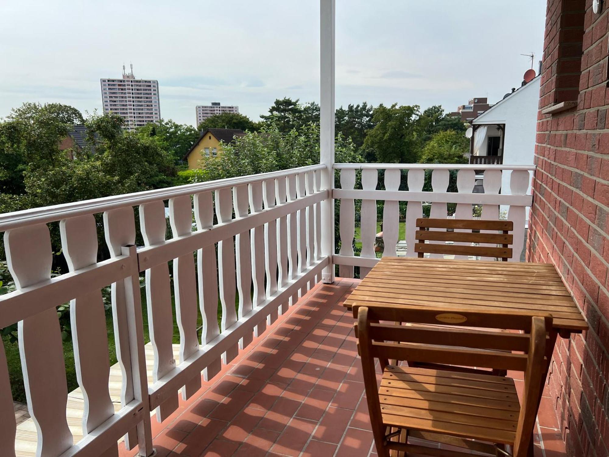 Elegante Apartment In Erftstadt Mit Balkon, Zentral, Bahnhof Nah, Phantasialand Bruehl Bei Cologne Bagian luar foto