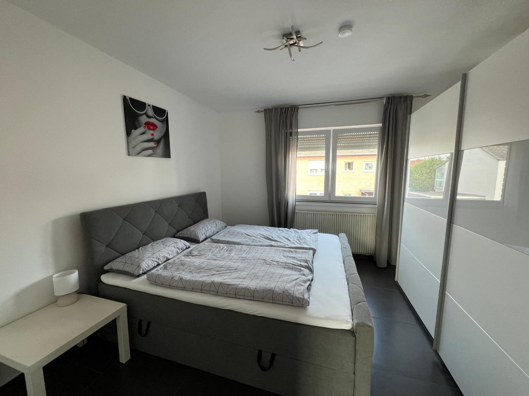 Elegante Apartment In Erftstadt Mit Balkon, Zentral, Bahnhof Nah, Phantasialand Bruehl Bei Cologne Bagian luar foto