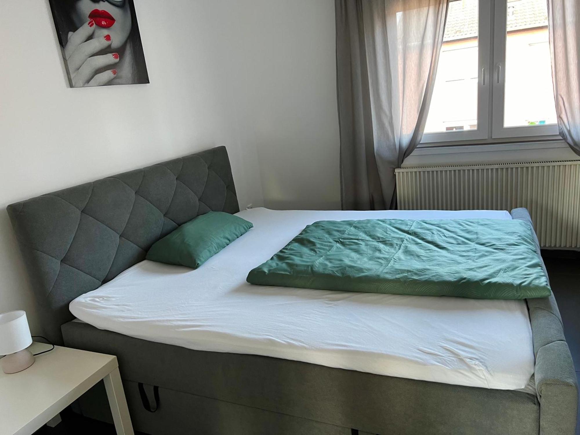 Elegante Apartment In Erftstadt Mit Balkon, Zentral, Bahnhof Nah, Phantasialand Bruehl Bei Cologne Bagian luar foto