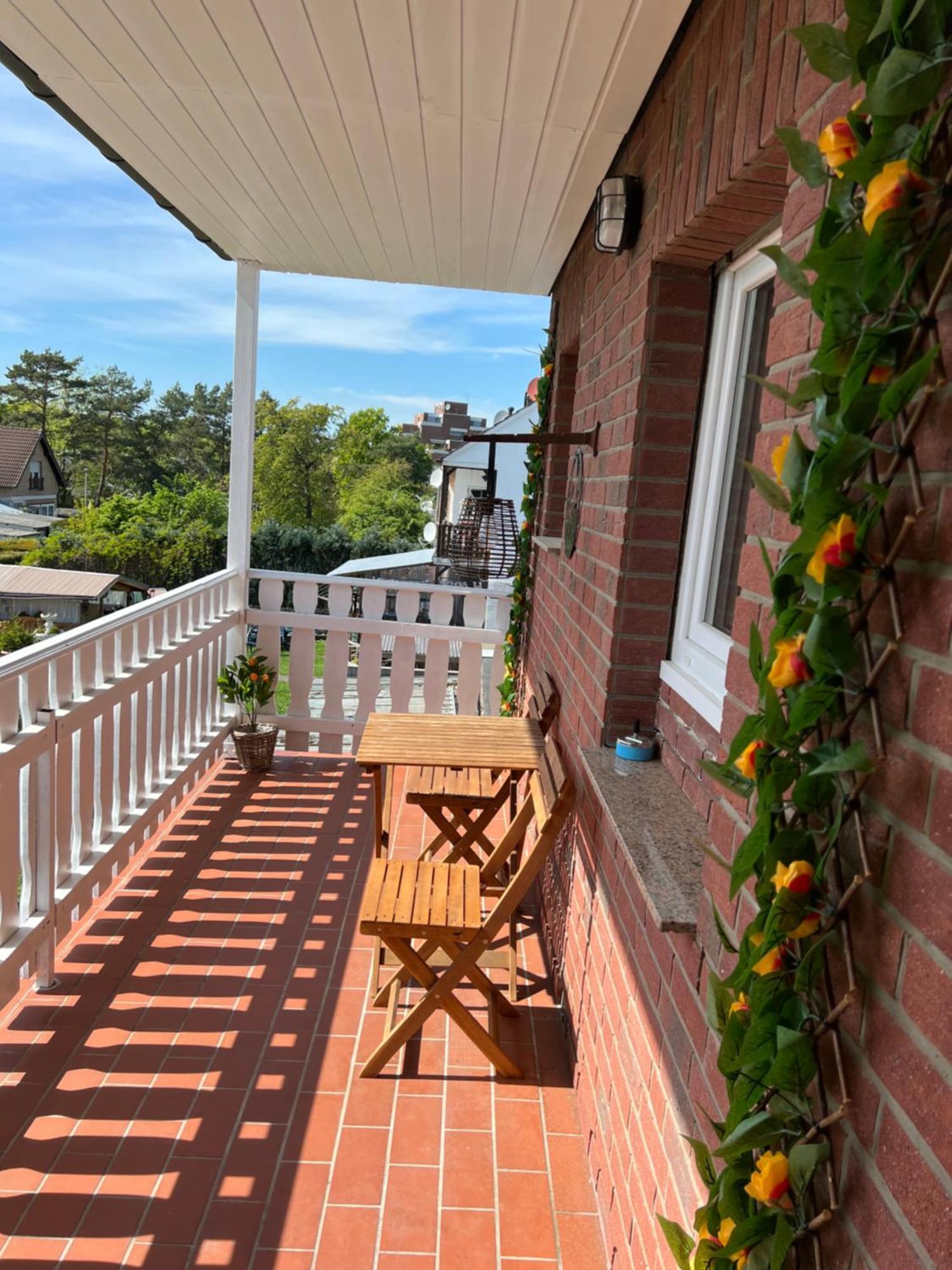 Elegante Apartment In Erftstadt Mit Balkon, Zentral, Bahnhof Nah, Phantasialand Bruehl Bei Cologne Bagian luar foto